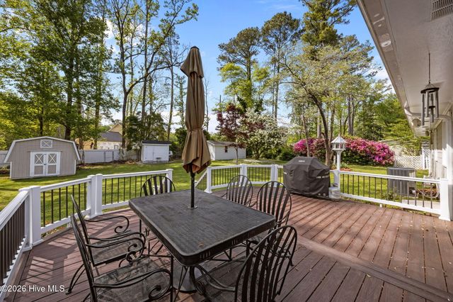 3020 Red Fox Road, Trent Woods, NC 28562