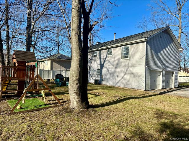 18 Hawkins Street, Poughkeepsie, NY 12601
