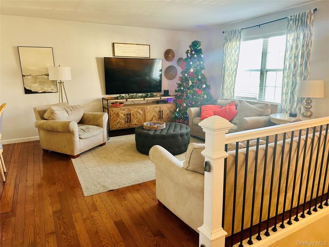 18 Hawkins Street, Poughkeepsie, NY 12601