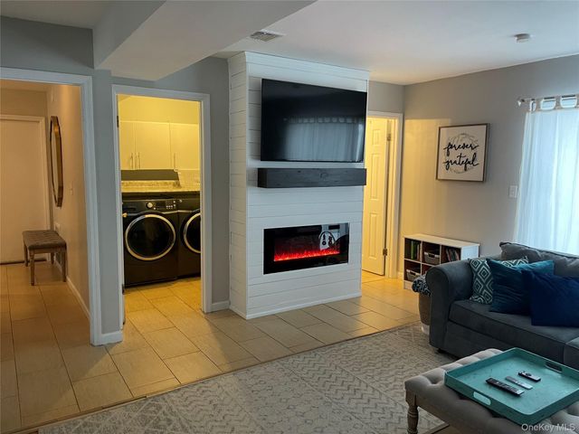 18 Hawkins Street, Poughkeepsie, NY 12601