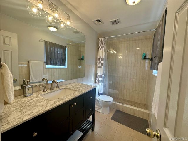 18 Hawkins Street, Poughkeepsie, NY 12601