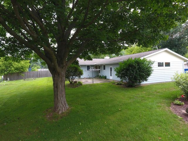 1527 N Holden STREET, Port Washington, WI 53074