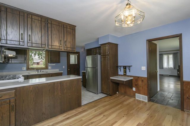 1527 N Holden STREET, Port Washington, WI 53074
