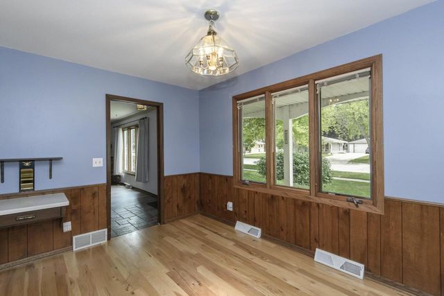 1527 N Holden STREET, Port Washington, WI 53074