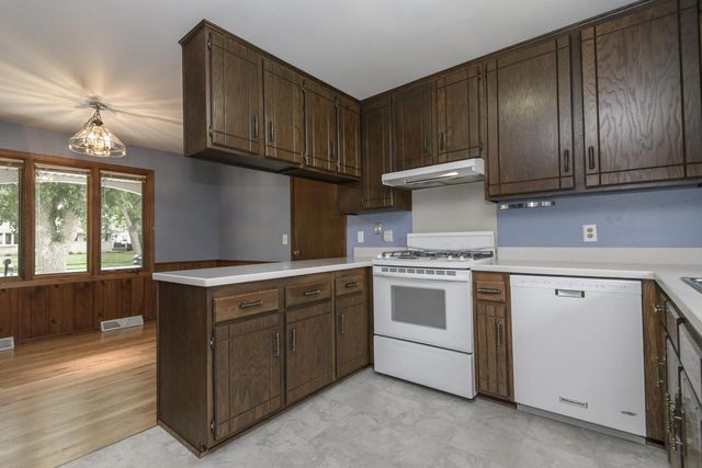 1527 N Holden STREET, Port Washington, WI 53074