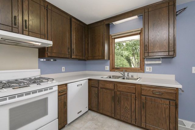 1527 N Holden STREET, Port Washington, WI 53074