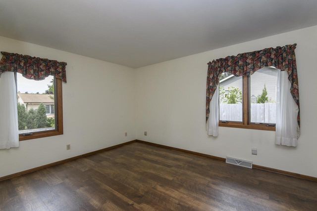 1527 N Holden STREET, Port Washington, WI 53074