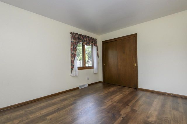 1527 N Holden STREET, Port Washington, WI 53074