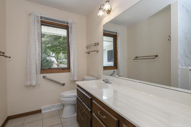 1527 N Holden STREET, Port Washington, WI 53074