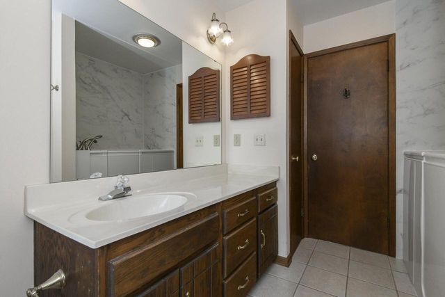 1527 N Holden STREET, Port Washington, WI 53074
