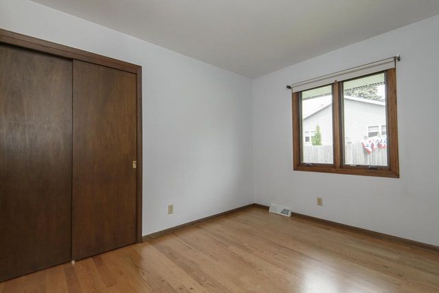 1527 N Holden STREET, Port Washington, WI 53074