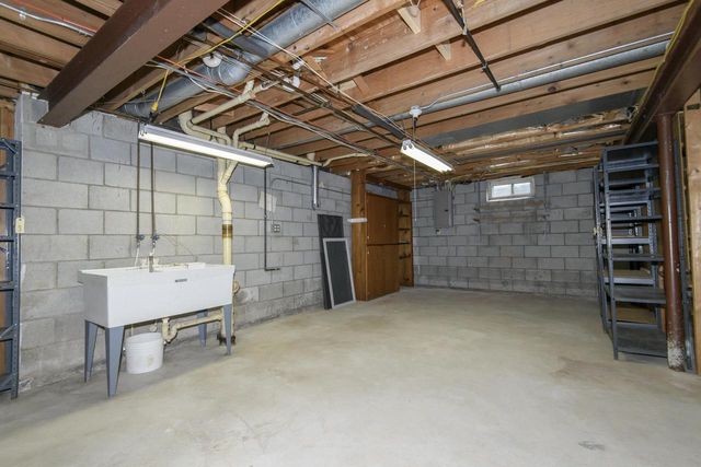 1527 N Holden STREET, Port Washington, WI 53074