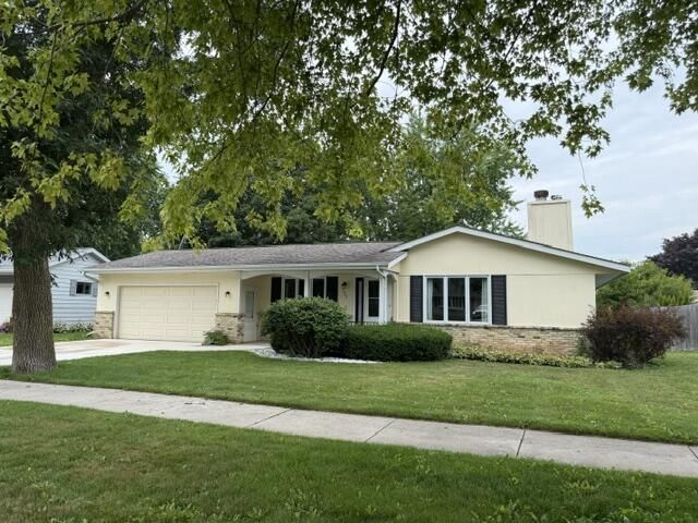 1527 N Holden STREET, Port Washington, WI 53074