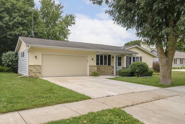 1527 N Holden STREET, Port Washington, WI 53074