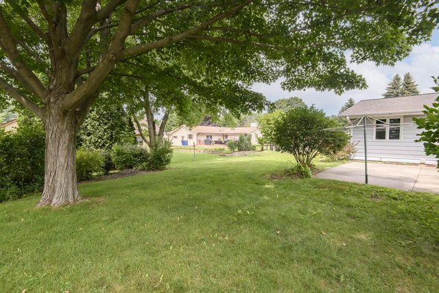 1527 N Holden STREET, Port Washington, WI 53074