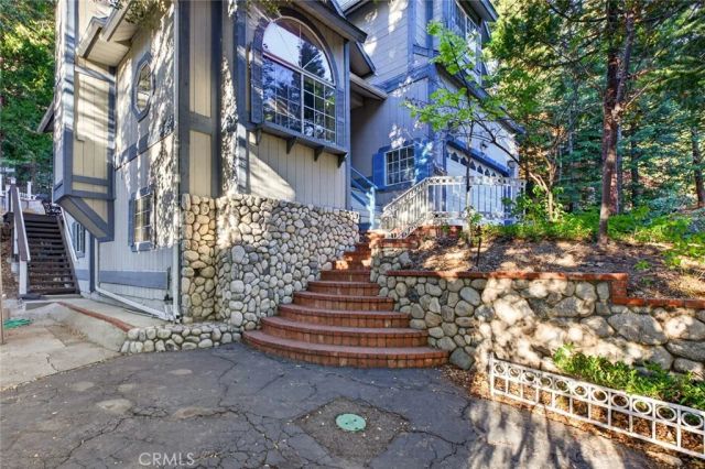 264 El Dorado Drive, Lake Arrowhead, CA 92352