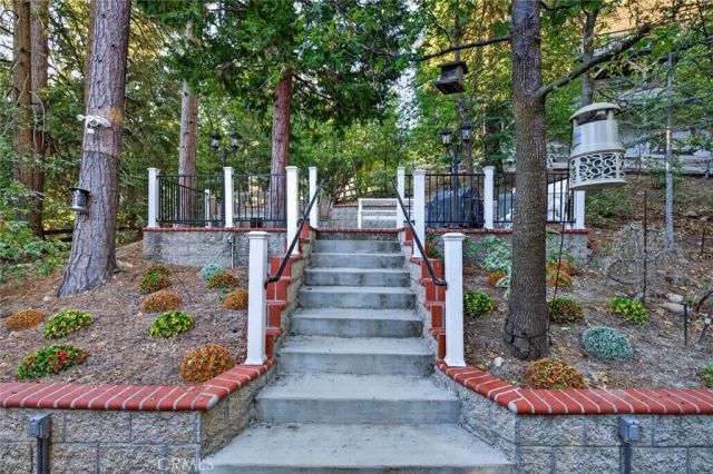 264 El Dorado Drive, Lake Arrowhead, CA 92352