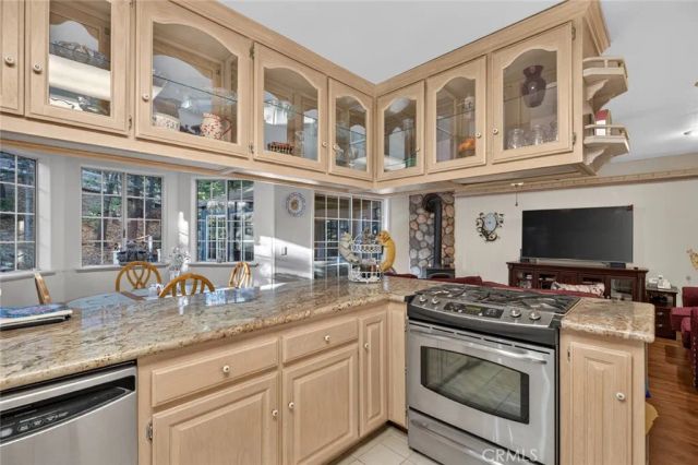 264 El Dorado Drive, Lake Arrowhead, CA 92352