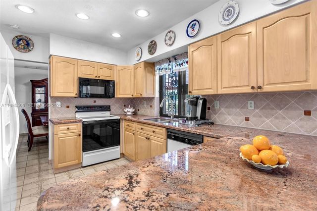 9310 SW 20th St, Miami, FL 33165