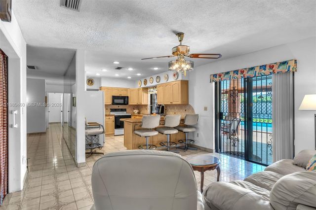 9310 SW 20th St, Miami, FL 33165