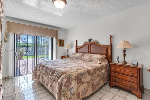 9310 SW 20th St, Miami, FL 33165