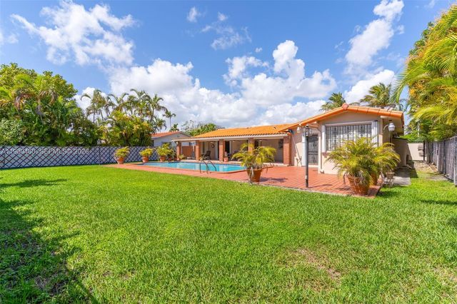 9310 SW 20th St, Miami, FL 33165