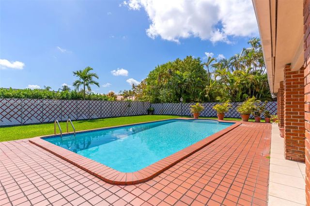 9310 SW 20th St, Miami, FL 33165