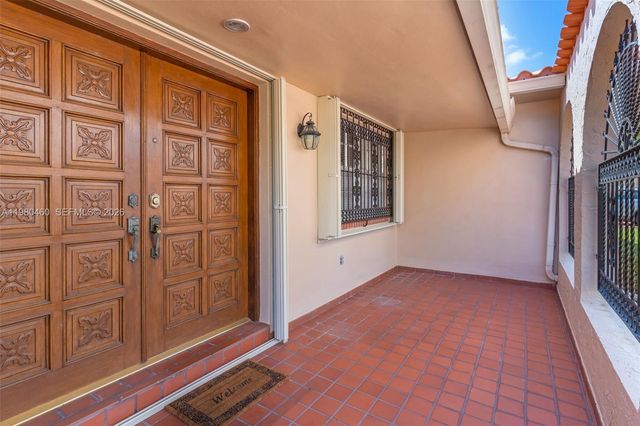 9310 SW 20th St, Miami, FL 33165