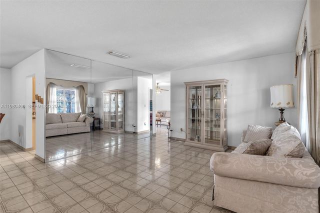 9310 SW 20th St, Miami, FL 33165