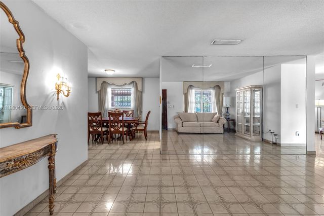 9310 SW 20th St, Miami, FL 33165