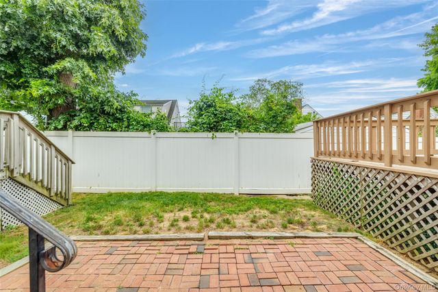 1595 N Central Avenue 29CO, Valley Stream, NY 11580