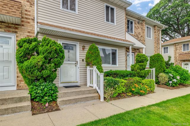 1595 N Central Avenue 29CO, Valley Stream, NY 11580