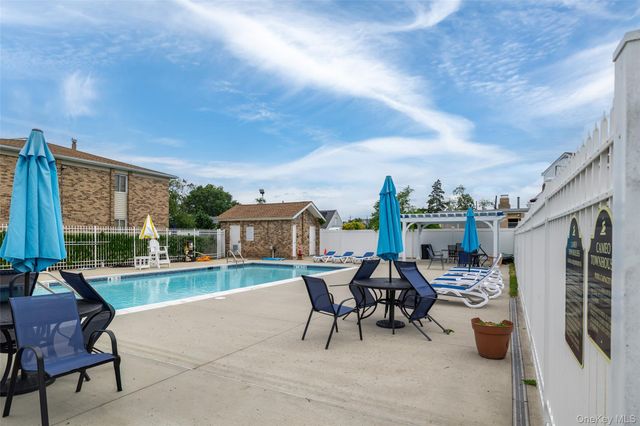 1595 N Central Avenue 29CO, Valley Stream, NY 11580