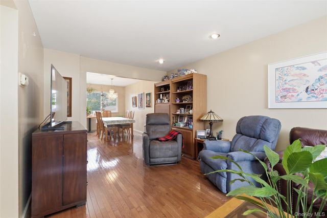 1595 N Central Avenue 29CO, Valley Stream, NY 11580