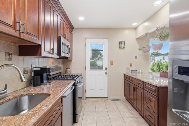 1595 N Central Avenue 29CO, Valley Stream, NY 11580