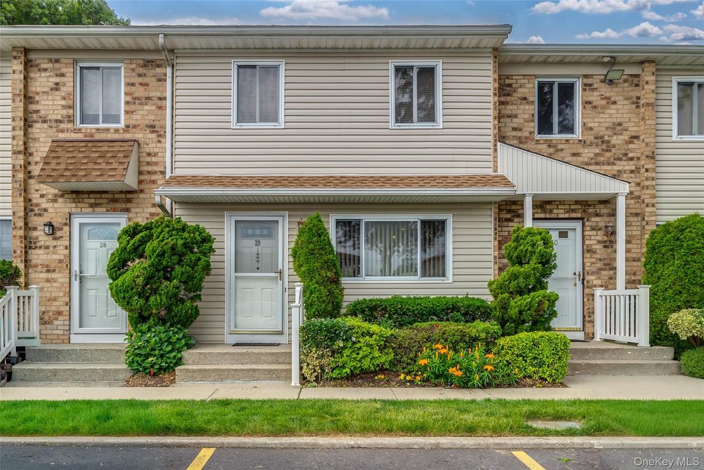 1595 N Central Avenue 29CO, Valley Stream, NY 11580