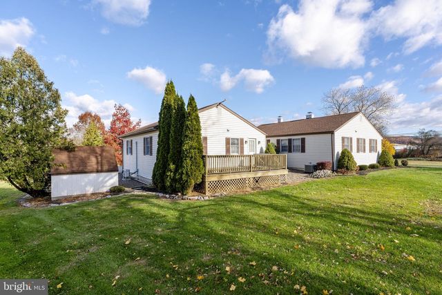 655 W ROUTE 897, Reinholds, PA 17569