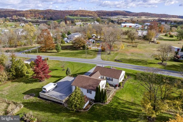655 W ROUTE 897, Reinholds, PA 17569