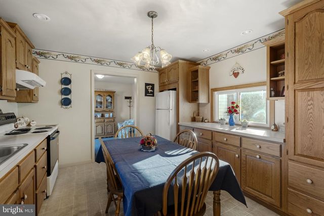 655 W ROUTE 897, Reinholds, PA 17569