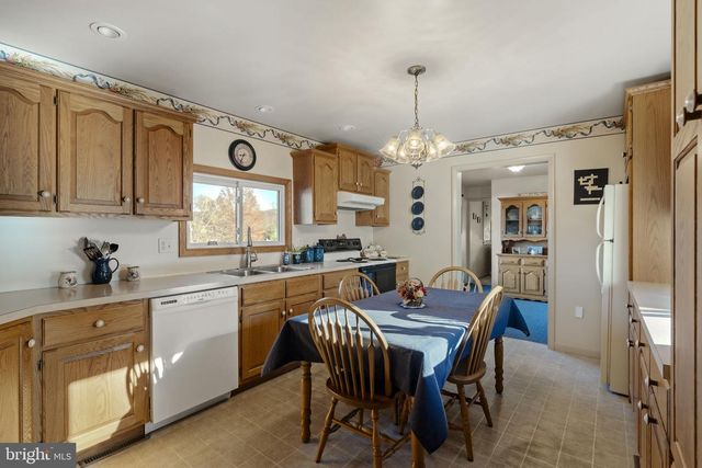 655 W ROUTE 897, Reinholds, PA 17569