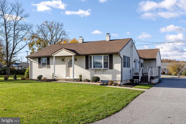 655 W ROUTE 897, Reinholds, PA 17569