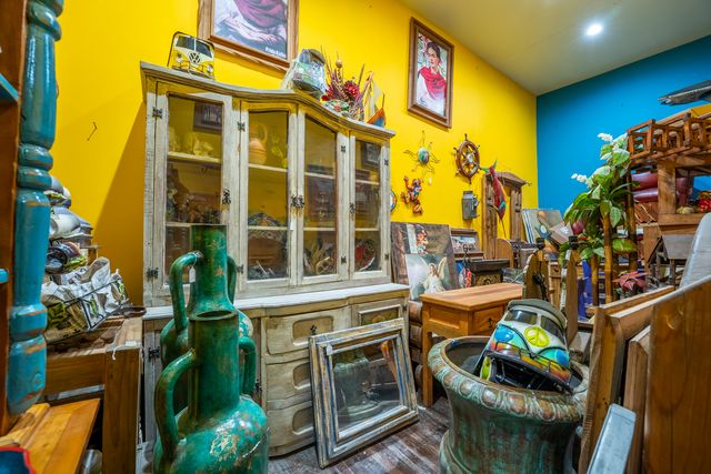 3383 N Milwaukee Avenue, Chicago, IL 60641