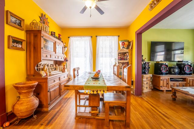 3383 N Milwaukee Avenue, Chicago, IL 60641