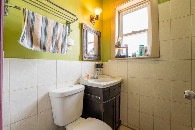 3383 N Milwaukee Avenue, Chicago, IL 60641