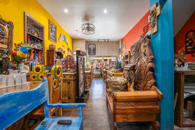 3383 N Milwaukee Avenue, Chicago, IL 60641