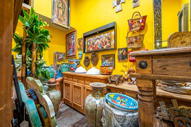 3383 N Milwaukee Avenue, Chicago, IL 60641