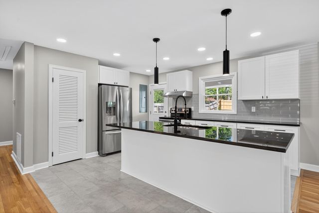 1821 Blue Ridge Drive, Lexington, KY 40505