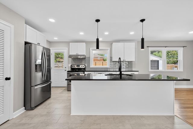 1821 Blue Ridge Drive, Lexington, KY 40505