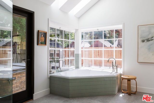 4928 Willowcrest Avenue, Toluca Lake (los Angeles), CA 91601