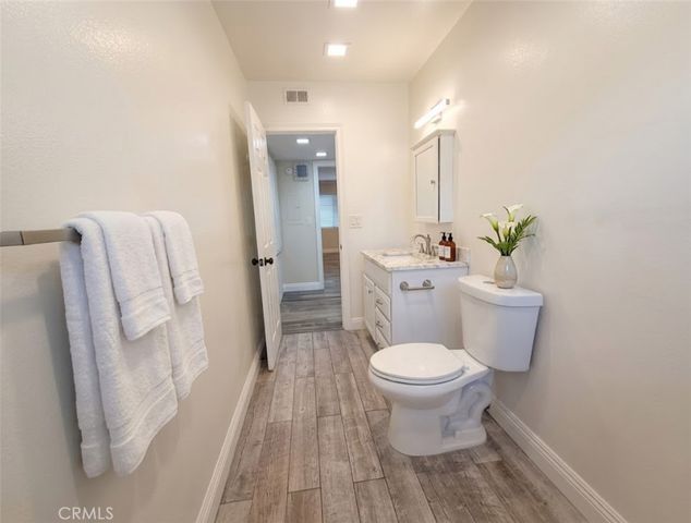 5354 Lindley 204, Los Angeles, CA 91316